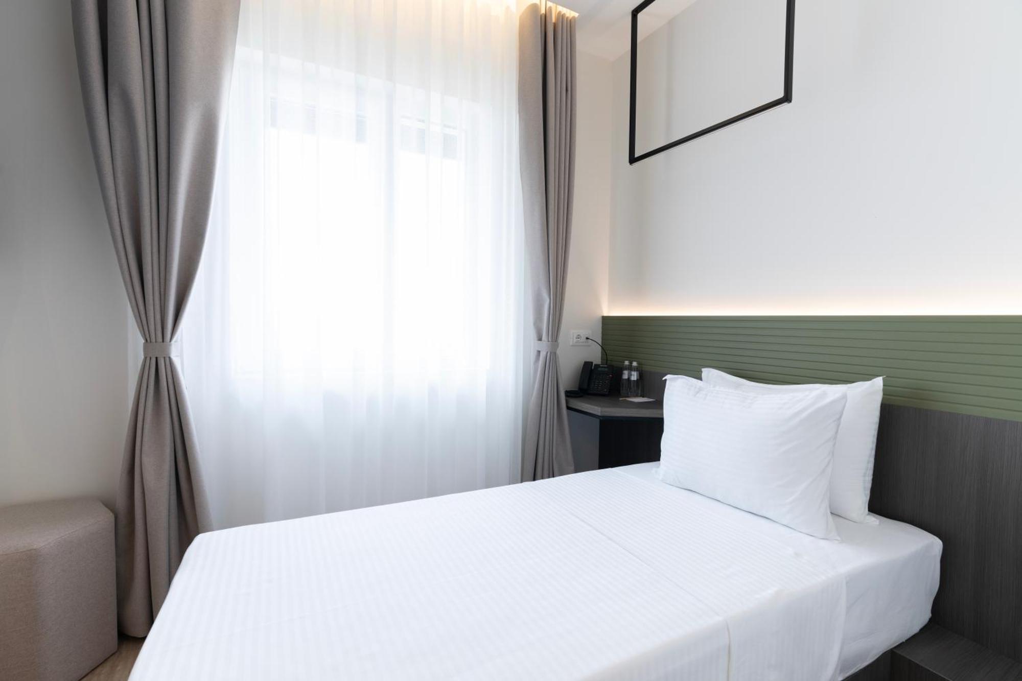 Star Hill Hotel Pristina Exterior photo